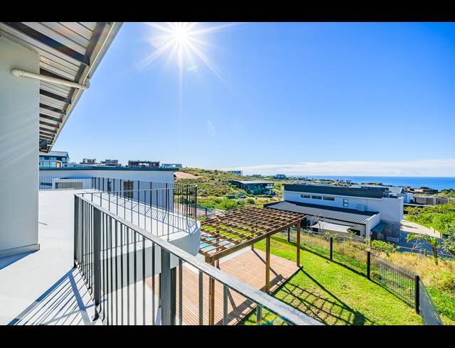 4 BEDROOM HOUSE FOR SALE IN ZULULAMI LUXURY COASTAL ESTATE